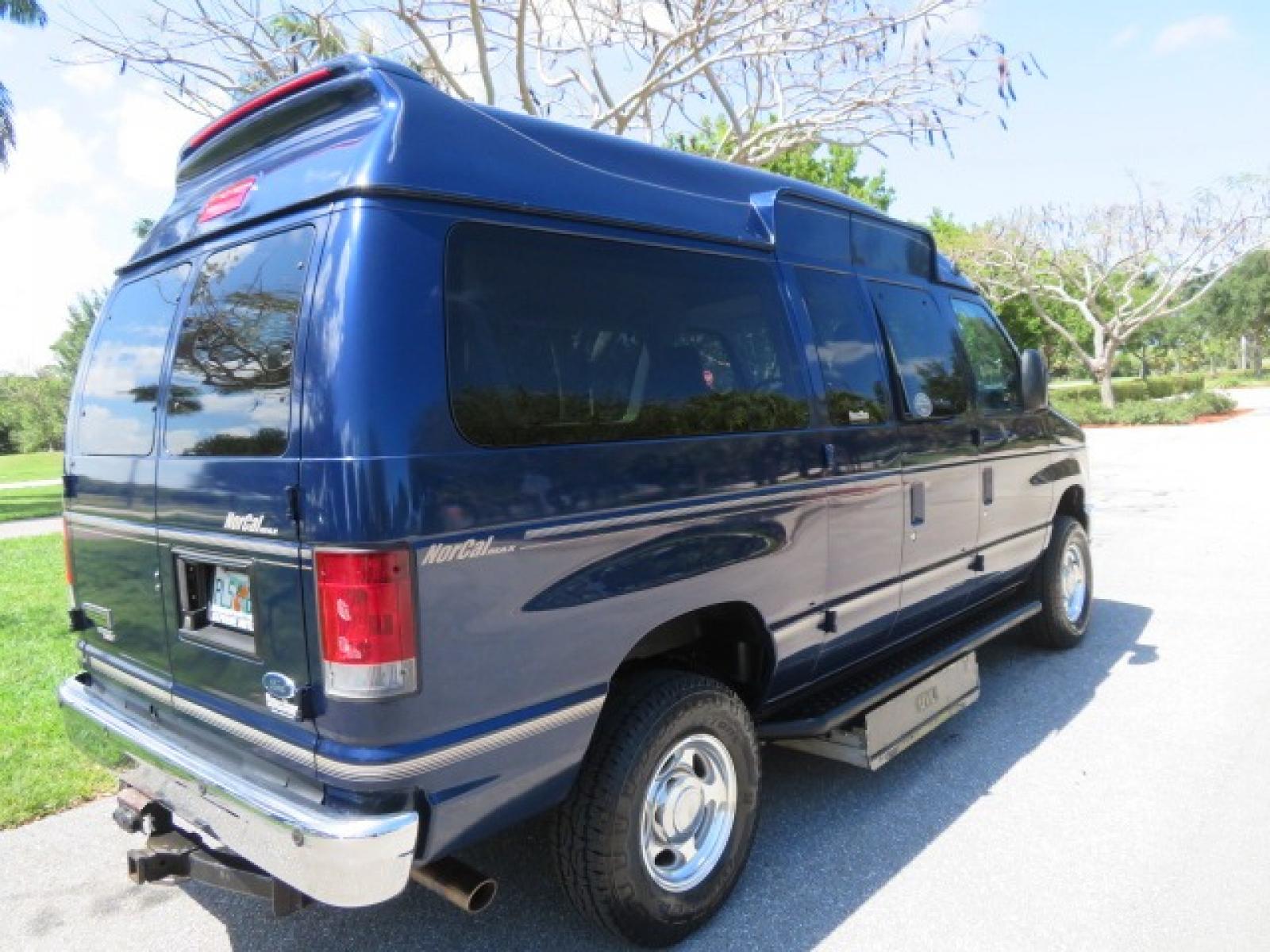 2011 Dark Blue /Gray Ford E-Series Wagon E-350 XLT Super Duty (1FBNE3BS4BD) with an 6.8L V10 SOHC 20V engine, located at 4301 Oak Circle #19, Boca Raton, FL, 33431, (954) 561-2499, 26.388861, -80.084038 - Photo #26